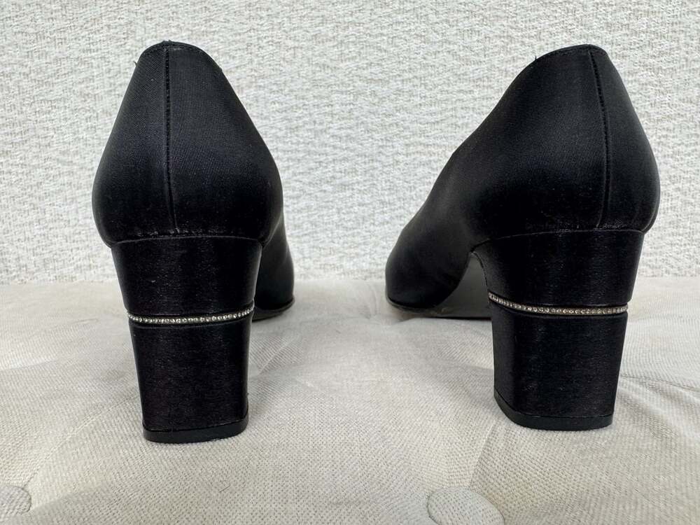 Salvatore Ferragamo 1990s Vintage Black Satin Pumps with Rhinestone Heel Trim S7 - Picture 5 of 15